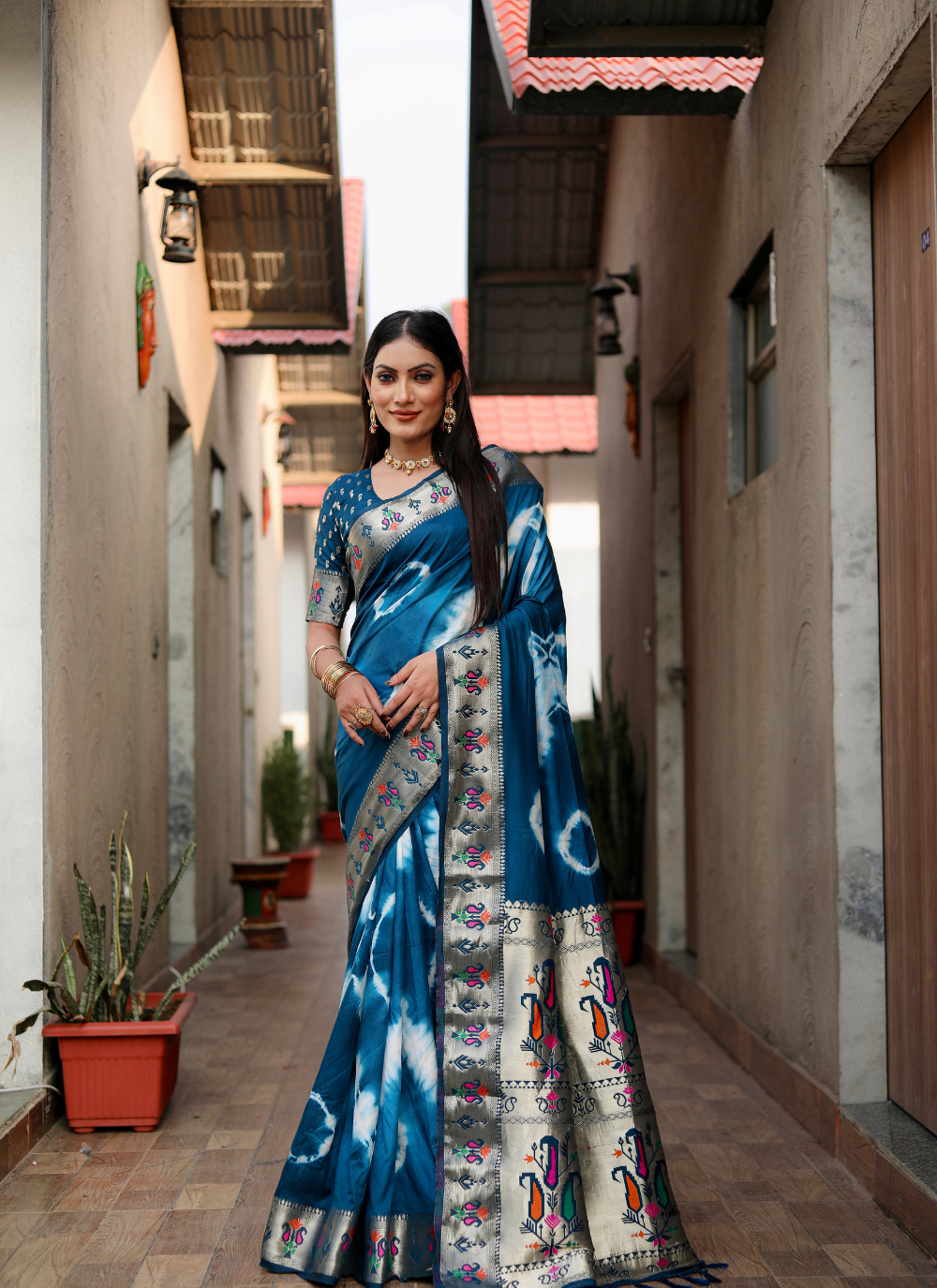 Nakshatra Firozi Tie and Dye Paithani Silk Saree