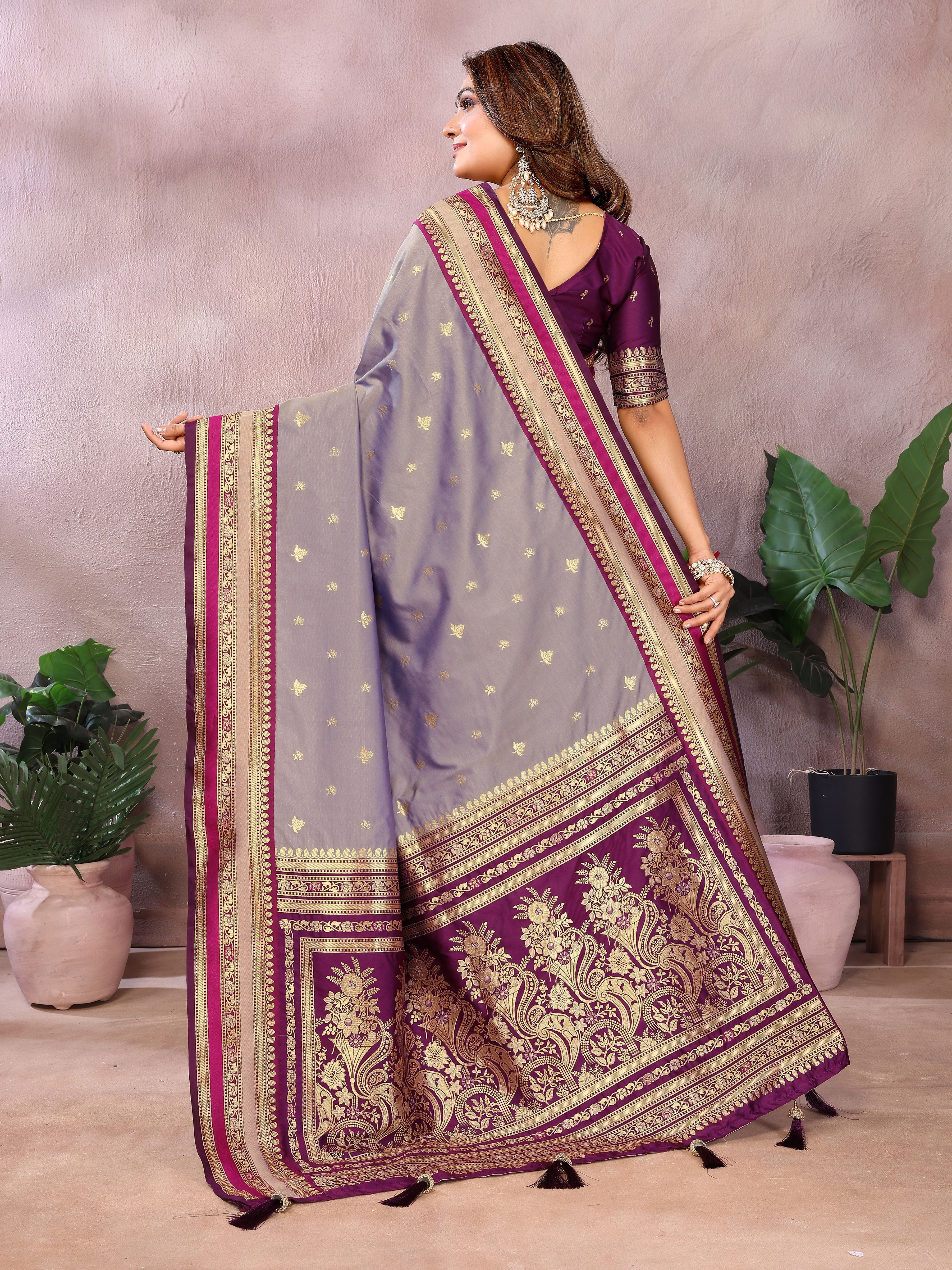 Nakshatra Silver Grey Pure Handloom Kalamkari Silk Saree with Grand Zari Pallu